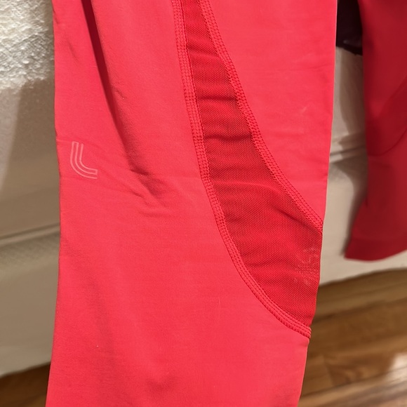 lole Red Leggings - 4 way stretch, wicking UPF 50+ - Like New - XS - Picture 6 of 9